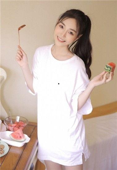 日系写真居家吃瓜,居家悠闲，品味生活之美