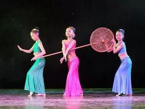 吃瓜舞蹈打卡图片真实