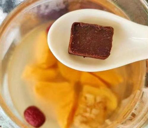 红糖宝宝吃瓜,红糖宝宝甜蜜吃瓜记